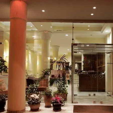 Pella Hotel 2*