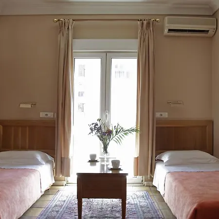Hotel Pella 2*